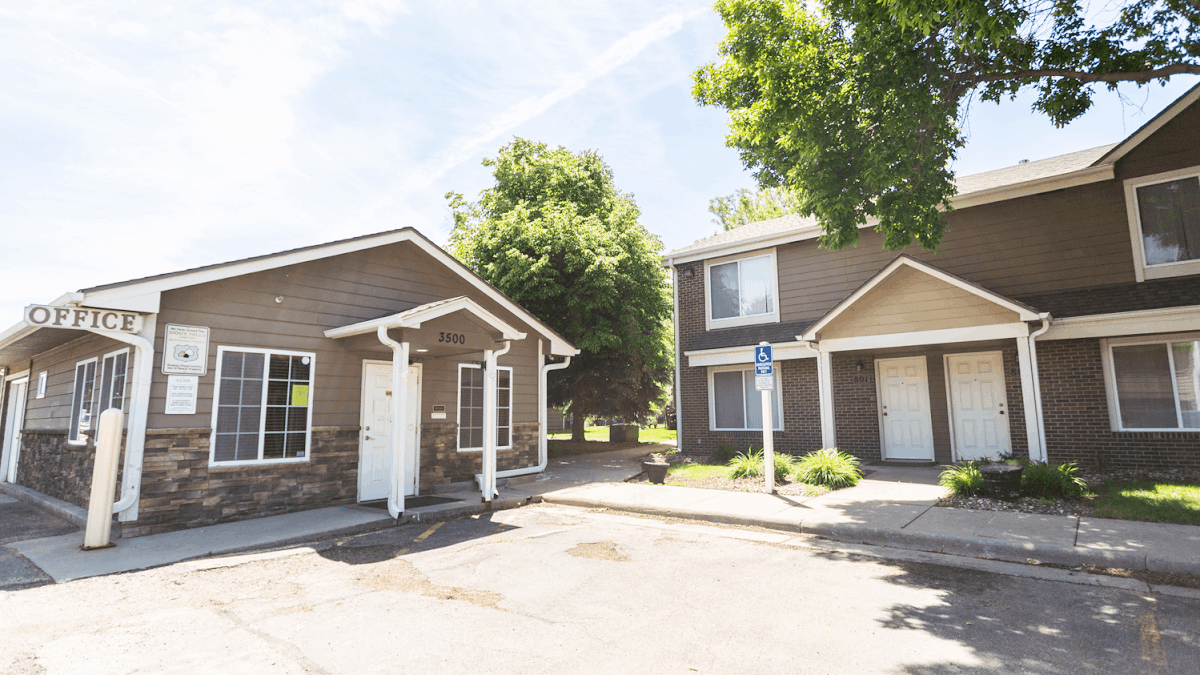 Country Meadows Apartments and Townhomes