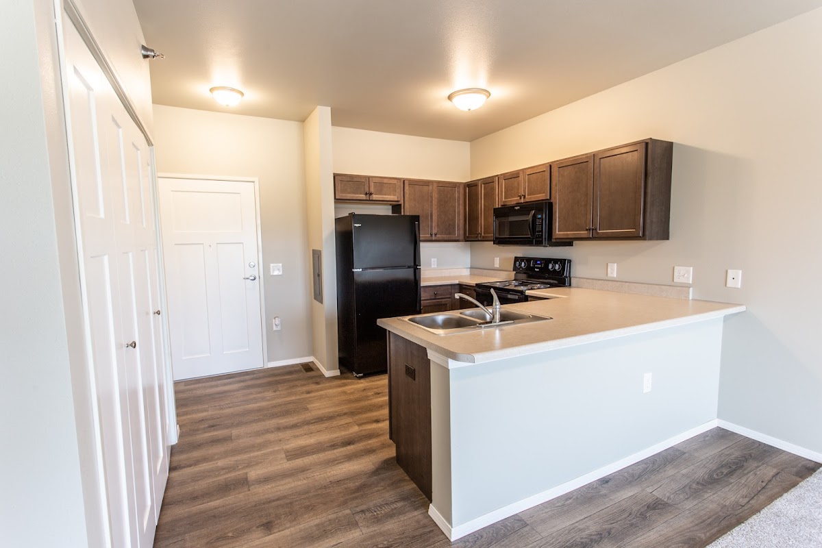 Irving Center Apartments